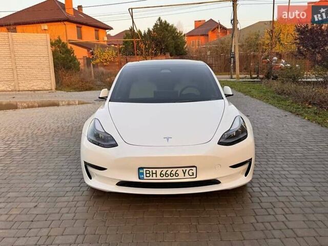 Белый Тесла Модель 3, объемом двигателя 0 л и пробегом 48 тыс. км за 23000 $, фото 5 на Automoto.ua