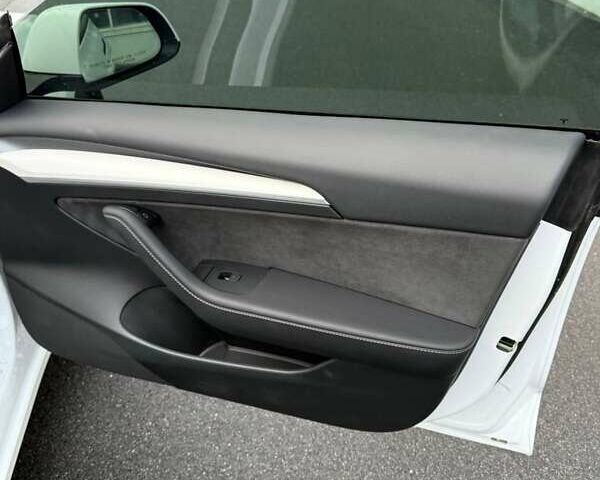 Белый Тесла Модель 3, объемом двигателя 0 л и пробегом 12 тыс. км за 21500 $, фото 11 на Automoto.ua