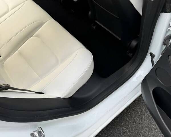 Белый Тесла Модель 3, объемом двигателя 0 л и пробегом 12 тыс. км за 21500 $, фото 9 на Automoto.ua