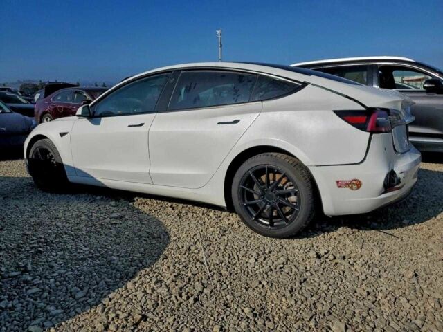 Белый Тесла Модель 3, объемом двигателя 0 л и пробегом 55 тыс. км за 7000 $, фото 1 на Automoto.ua