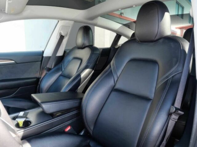 Белый Тесла Модель 3, объемом двигателя 0 л и пробегом 27 тыс. км за 9900 $, фото 9 на Automoto.ua