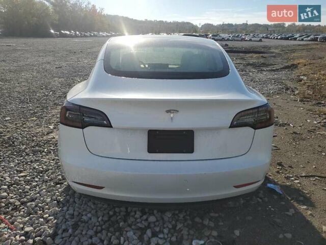 Білий Тесла Модель 3, об'ємом двигуна 0 л та пробігом 122 тис. км за 4600 $, фото 5 на Automoto.ua