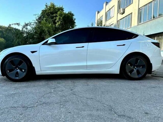 Білий Тесла Модель 3, об'ємом двигуна 0 л та пробігом 72 тис. км за 14100 $, фото 6 на Automoto.ua