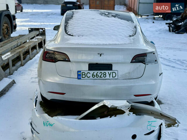 Білий Тесла Модель 3, об'ємом двигуна 0 л та пробігом 46 тис. км за 15900 $, фото 3 на Automoto.ua