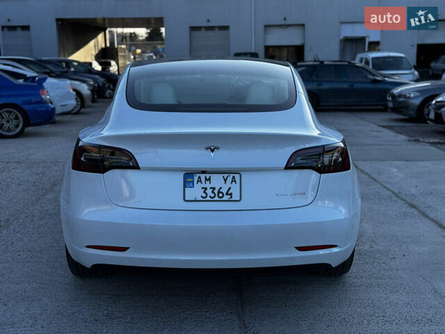Білий Тесла Модель 3, об'ємом двигуна 0 л та пробігом 5 тис. км за 29999 $, фото 5 на Automoto.ua