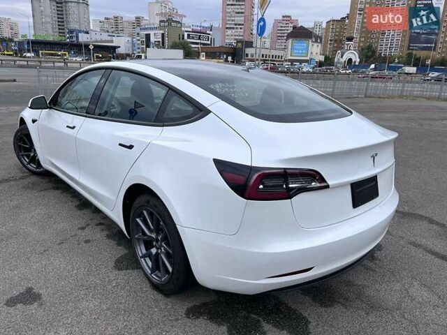 Білий Тесла Модель 3, об'ємом двигуна 0 л та пробігом 52 тис. км за 22500 $, фото 3 на Automoto.ua