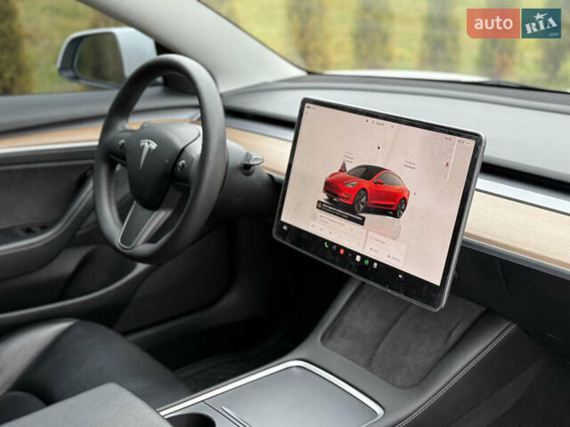 Білий Тесла Модель 3, об'ємом двигуна 0 л та пробігом 70 тис. км за 19999 $, фото 47 на Automoto.ua