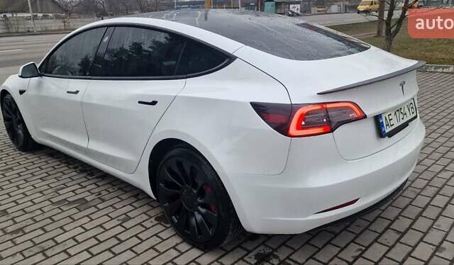 Белый Тесла Модель 3, объемом двигателя 0 л и пробегом 6 тыс. км за 30200 $, фото 5 на Automoto.ua