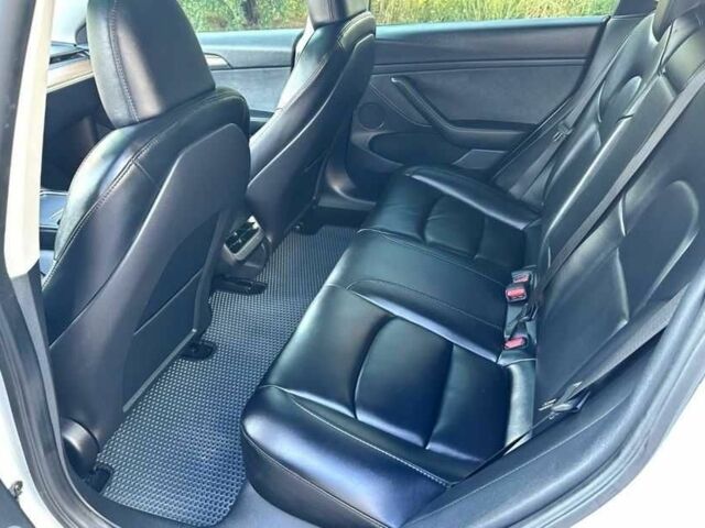 Білий Тесла Модель 3, об'ємом двигуна 0 л та пробігом 72 тис. км за 14100 $, фото 11 на Automoto.ua