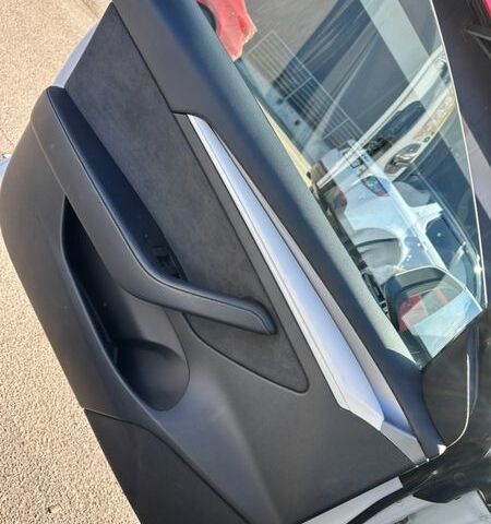 Білий Тесла Модель 3, об'ємом двигуна 0 л та пробігом 75 тис. км за 26900 $, фото 13 на Automoto.ua