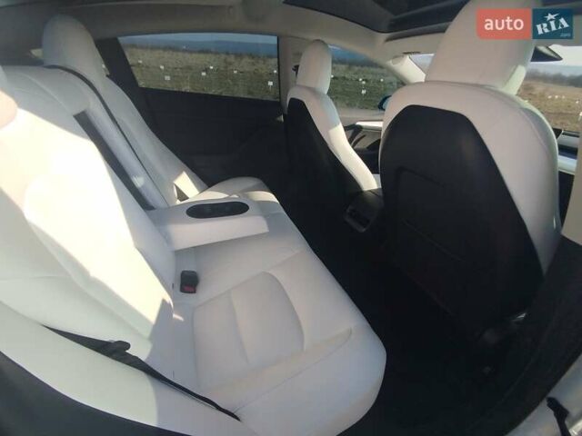 Белый Тесла Модель 3, объемом двигателя 0 л и пробегом 34 тыс. км за 18800 $, фото 2 на Automoto.ua
