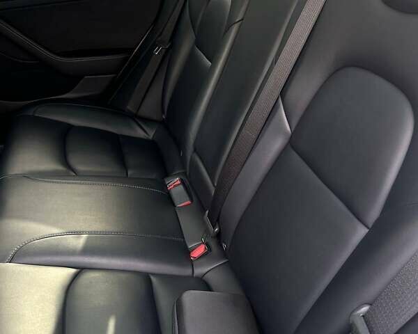 Білий Тесла Модель 3, об'ємом двигуна 0 л та пробігом 102 тис. км за 25500 $, фото 15 на Automoto.ua