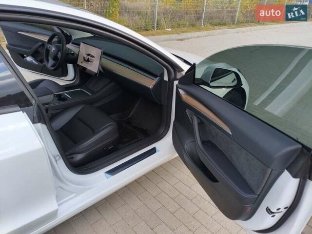 Белый Тесла Модель 3, объемом двигателя 0 л и пробегом 55 тыс. км за 23000 $, фото 21 на Automoto.ua