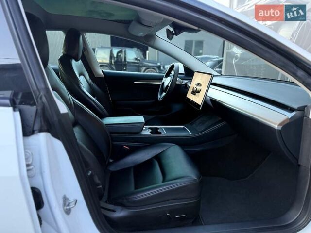 Білий Тесла Модель 3, об'ємом двигуна 0 л та пробігом 67 тис. км за 19999 $, фото 56 на Automoto.ua