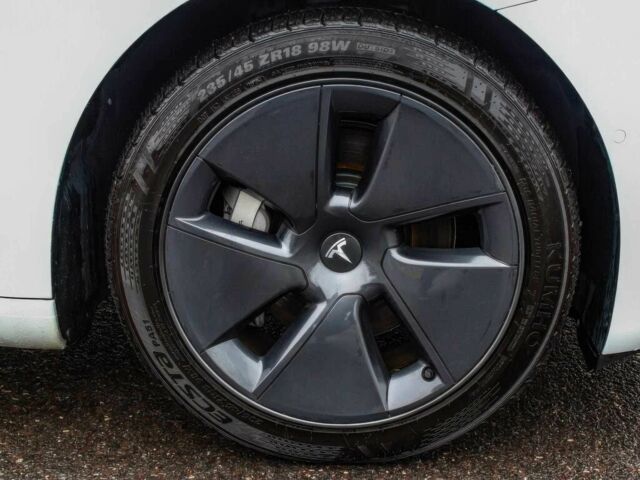 Белый Тесла Модель 3, объемом двигателя 0 л и пробегом 23 тыс. км за 16000 $, фото 20 на Automoto.ua