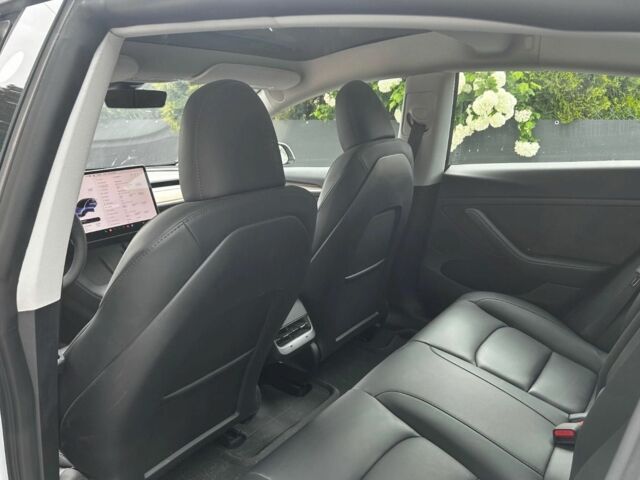 Белый Тесла Модель 3, объемом двигателя 0 л и пробегом 53 тыс. км за 13500 $, фото 6 на Automoto.ua