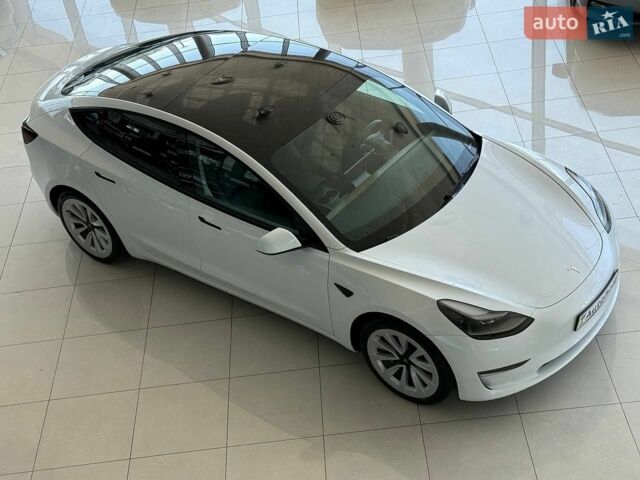 Белый Тесла Модель 3, объемом двигателя 0 л и пробегом 31 тыс. км за 21990 $, фото 8 на Automoto.ua