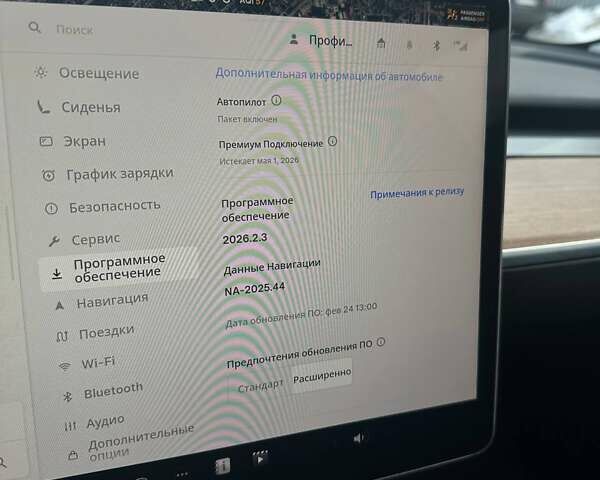 Білий Тесла Модель 3, об'ємом двигуна 0 л та пробігом 102 тис. км за 25500 $, фото 21 на Automoto.ua