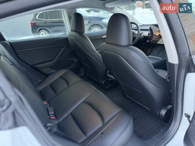 Белый Тесла Модель 3, объемом двигателя 0 л и пробегом 34 тыс. км за 23500 $, фото 9 на Automoto.ua