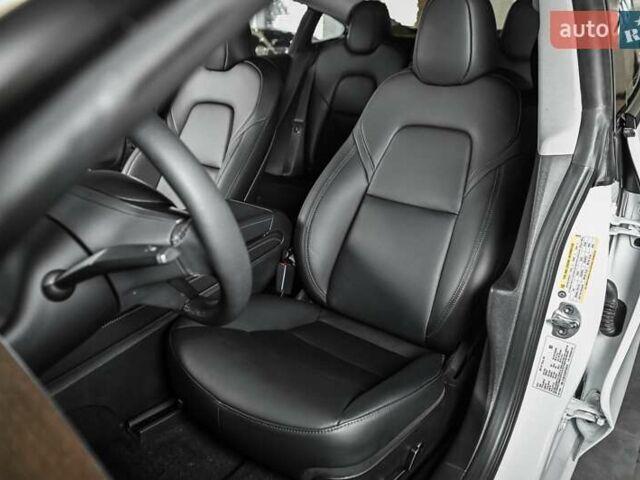 Белый Тесла Модель 3, объемом двигателя 0 л и пробегом 2 тыс. км за 26900 $, фото 41 на Automoto.ua