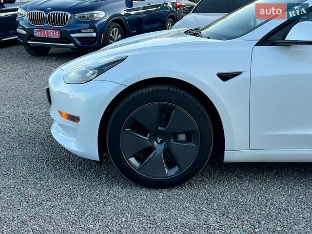 Білий Тесла Модель 3, об'ємом двигуна 0 л та пробігом 5 тис. км за 23888 $, фото 6 на Automoto.ua