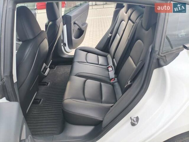 Белый Тесла Модель 3, объемом двигателя 0 л и пробегом 55 тыс. км за 23100 $, фото 16 на Automoto.ua