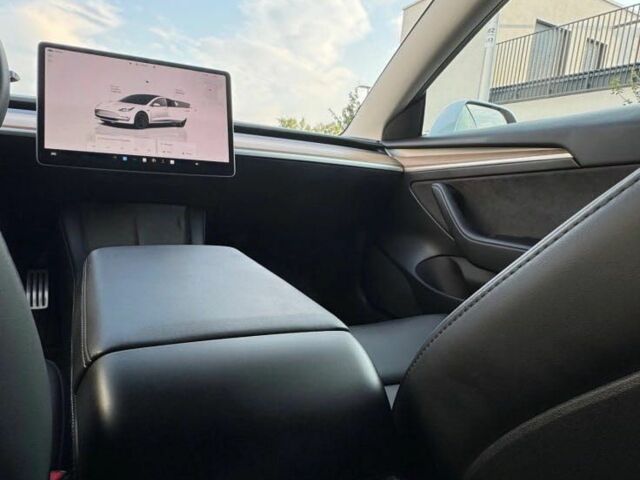 Белый Тесла Модель 3, объемом двигателя 0 л и пробегом 11 тыс. км за 15700 $, фото 17 на Automoto.ua