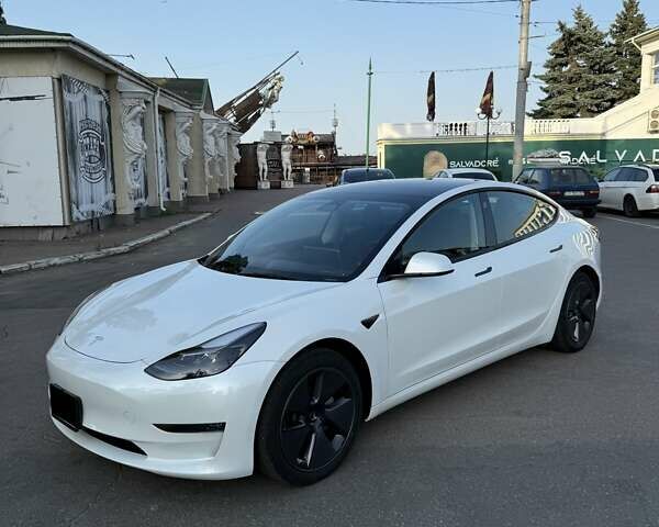 Белый Тесла Модель 3, объемом двигателя 0 л и пробегом 38 тыс. км за 24200 $, фото 1 на Automoto.ua