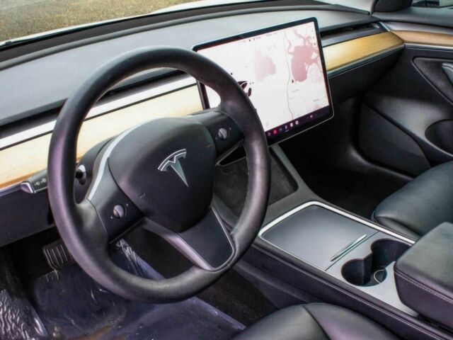 Белый Тесла Модель 3, объемом двигателя 0 л и пробегом 23 тыс. км за 16000 $, фото 10 на Automoto.ua