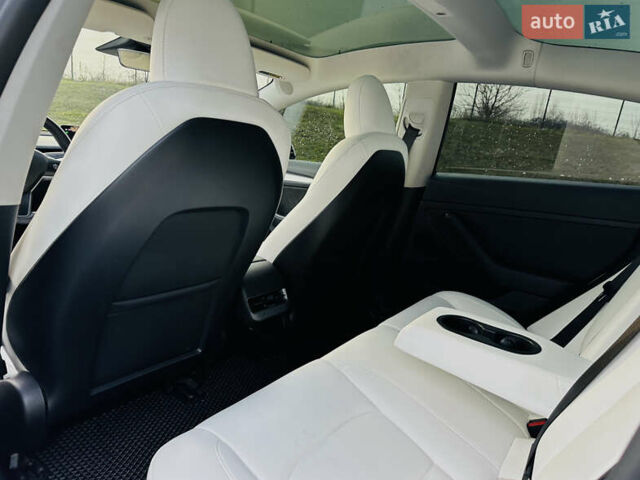 Білий Тесла Модель 3, об'ємом двигуна 0 л та пробігом 39 тис. км за 21990 $, фото 14 на Automoto.ua