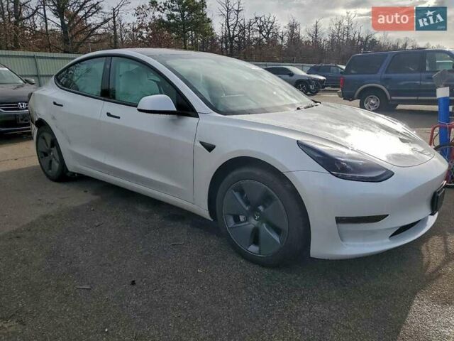 Білий Тесла Модель 3, об'ємом двигуна 0 л та пробігом 20 тис. км за 12900 $, фото 4 на Automoto.ua