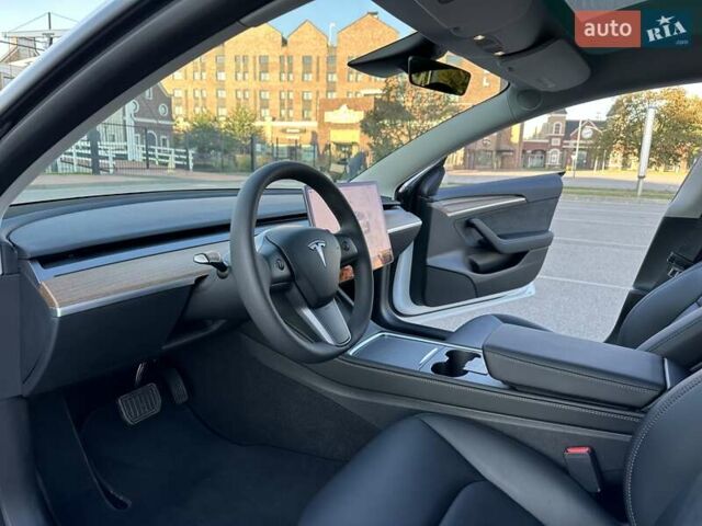 Білий Тесла Модель 3, об'ємом двигуна 0 л та пробігом 2 тис. км за 27700 $, фото 37 на Automoto.ua