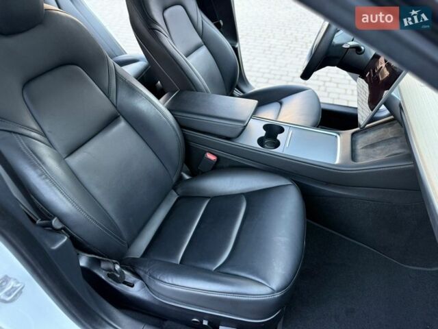 Белый Тесла Модель 3, объемом двигателя 0 л и пробегом 34 тыс. км за 18900 $, фото 30 на Automoto.ua