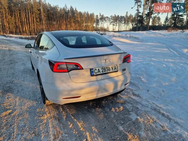 Белый Тесла Модель 3, объемом двигателя 0 л и пробегом 34 тыс. км за 18800 $, фото 23 на Automoto.ua
