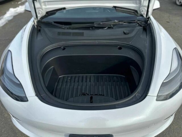 Белый Тесла Модель 3, объемом двигателя 0 л и пробегом 23 тыс. км за 12000 $, фото 12 на Automoto.ua