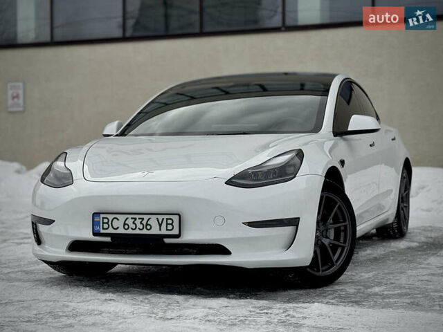 Белый Тесла Модель 3, объемом двигателя 0 л и пробегом 30 тыс. км за 23500 $, фото 7 на Automoto.ua