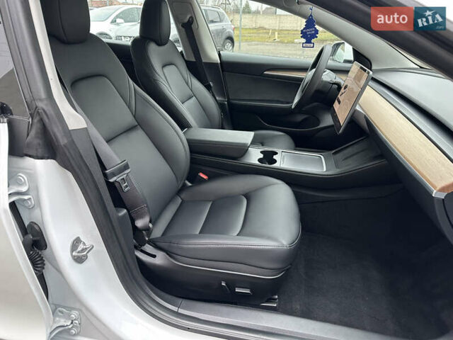 Білий Тесла Модель 3, об'ємом двигуна 0 л та пробігом 4 тис. км за 17500 $, фото 23 на Automoto.ua
