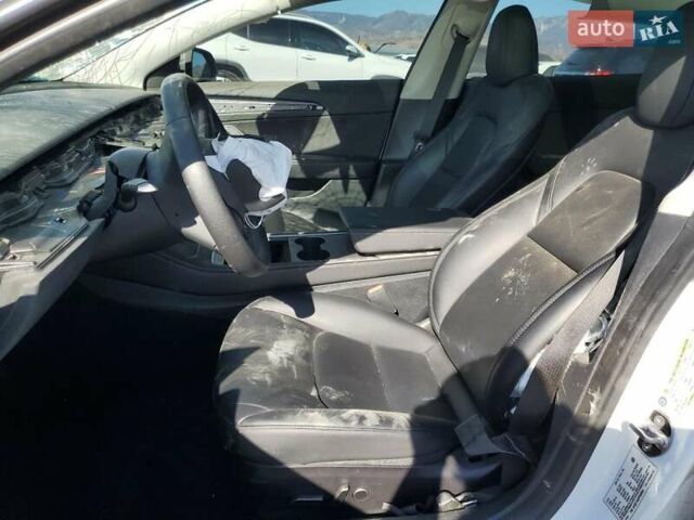 Білий Тесла Модель 3, об'ємом двигуна 0 л та пробігом 50 тис. км за 11800 $, фото 5 на Automoto.ua