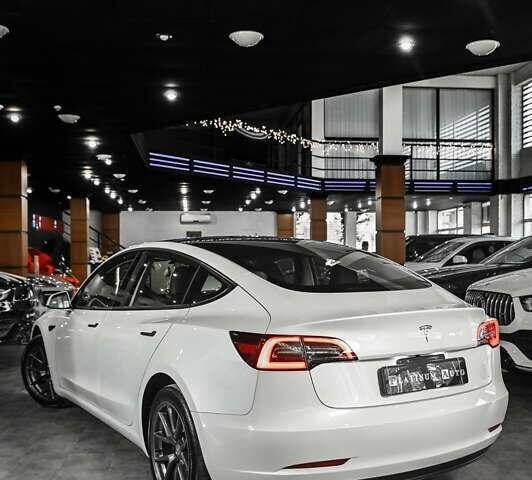 Белый Тесла Модель 3, объемом двигателя 0 л и пробегом 2 тыс. км за 26900 $, фото 15 на Automoto.ua