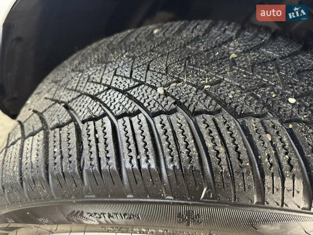 Белый Тесла Модель 3, объемом двигателя 0 л и пробегом 34 тыс. км за 24900 $, фото 12 на Automoto.ua