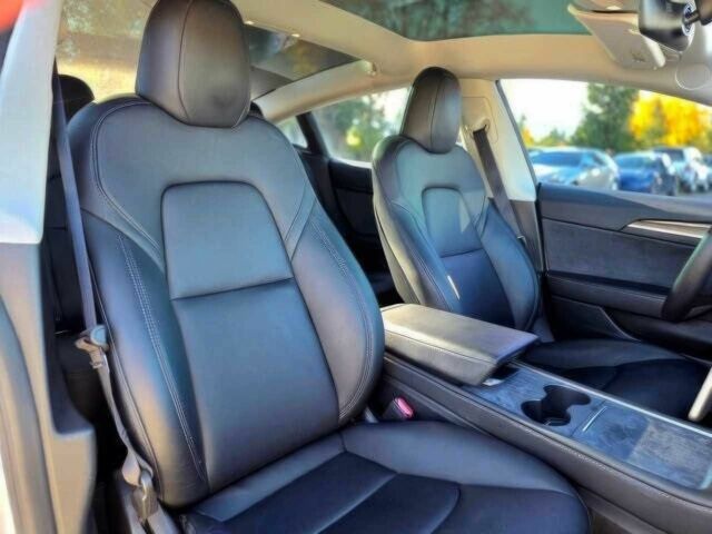 Белый Тесла Модель 3, объемом двигателя 0 л и пробегом 22 тыс. км за 16500 $, фото 10 на Automoto.ua