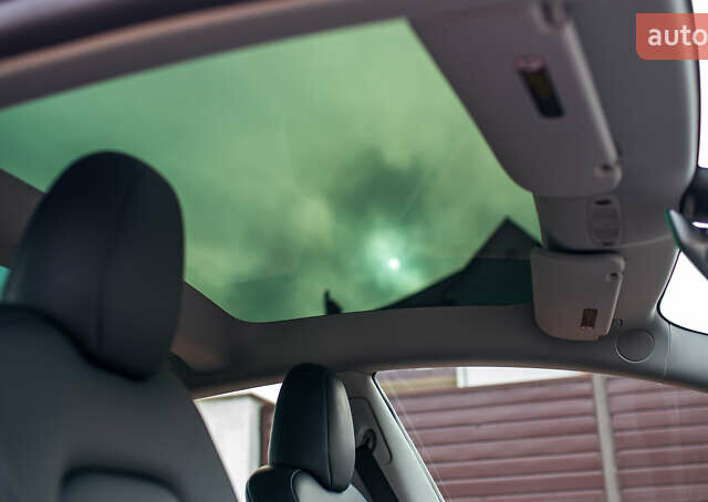 Белый Тесла Модель 3, объемом двигателя 0 л и пробегом 5 тыс. км за 27500 $, фото 49 на Automoto.ua