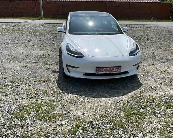 Белый Тесла Модель 3, объемом двигателя 0 л и пробегом 69 тыс. км за 25000 $, фото 3 на Automoto.ua