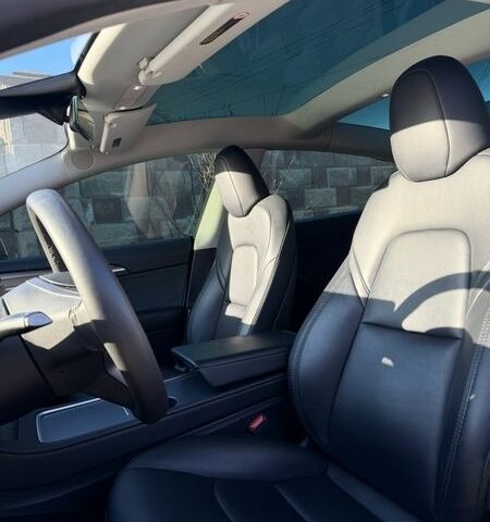 Белый Тесла Модель 3, объемом двигателя 0 л и пробегом 79 тыс. км за 22000 $, фото 7 на Automoto.ua