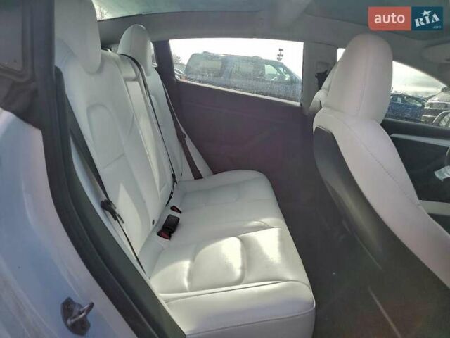 Білий Тесла Модель 3, об'ємом двигуна 0 л та пробігом 20 тис. км за 12900 $, фото 9 на Automoto.ua