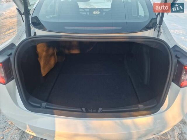 Белый Тесла Модель 3, объемом двигателя 0 л и пробегом 34 тыс. км за 18800 $, фото 10 на Automoto.ua