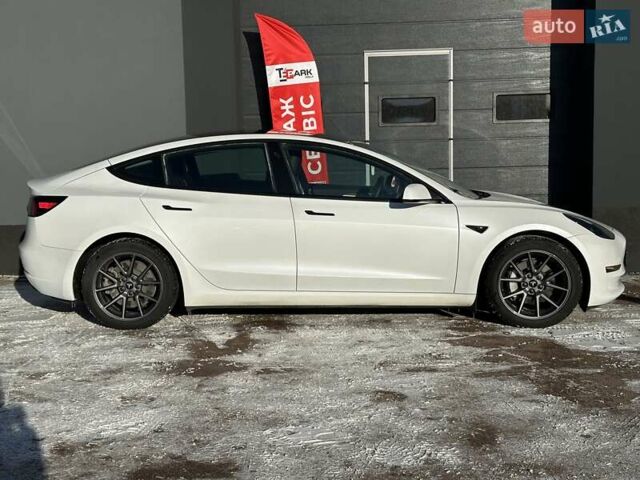 Білий Тесла Модель 3, об'ємом двигуна 0 л та пробігом 31 тис. км за 24999 $, фото 9 на Automoto.ua