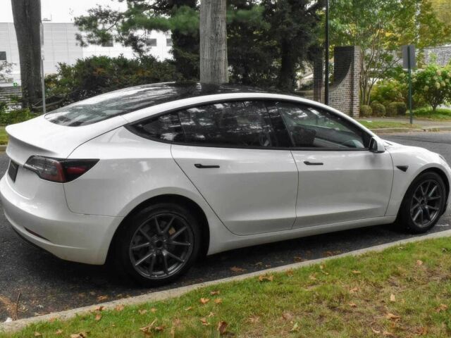 Белый Тесла Модель 3, объемом двигателя 0 л и пробегом 30 тыс. км за 13800 $, фото 4 на Automoto.ua