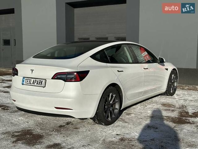 Білий Тесла Модель 3, об'ємом двигуна 0 л та пробігом 31 тис. км за 24999 $, фото 8 на Automoto.ua