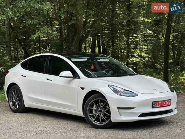 Білий Тесла Модель 3, об'ємом двигуна 0 л та пробігом 69 тис. км за 20990 $, фото 7 на Automoto.ua